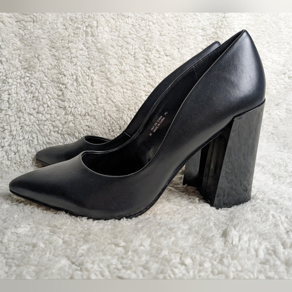 MATT & NAT Heel black pointed toe shoes LIKE NEW CONDITION!  size 38 = 7.5 us - Picture 3 of 10